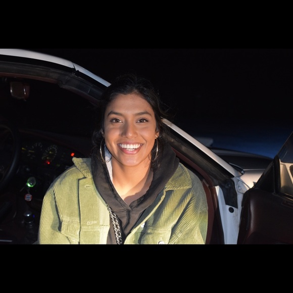 Meet your Posher, Isabella - Picture 1 of 1